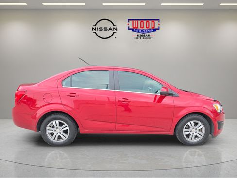 Used 2015 Chevrolet Sonic LT FWD image 2