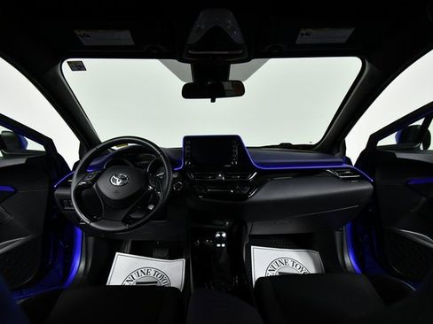 Used 2022 Toyota C-HR image 18