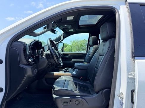 Used 2024 Chevrolet Silverado 3500 High Country w/ High Country Premium Package AWD/4WD image 7