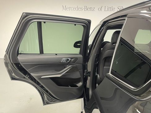 Used 2022 BMW X5 xDrive40i w/ M Sport Package image 23