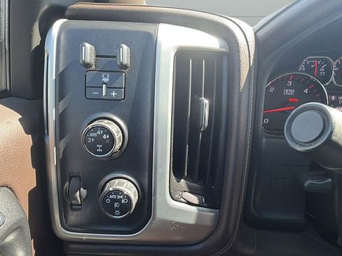 Used 2015 GMC Sierra 1500 SLT w/ SLT Crew Cab Value Package AWD/4WD image 24