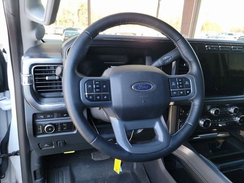 Used 2024 Ford F250 Lariat image 2