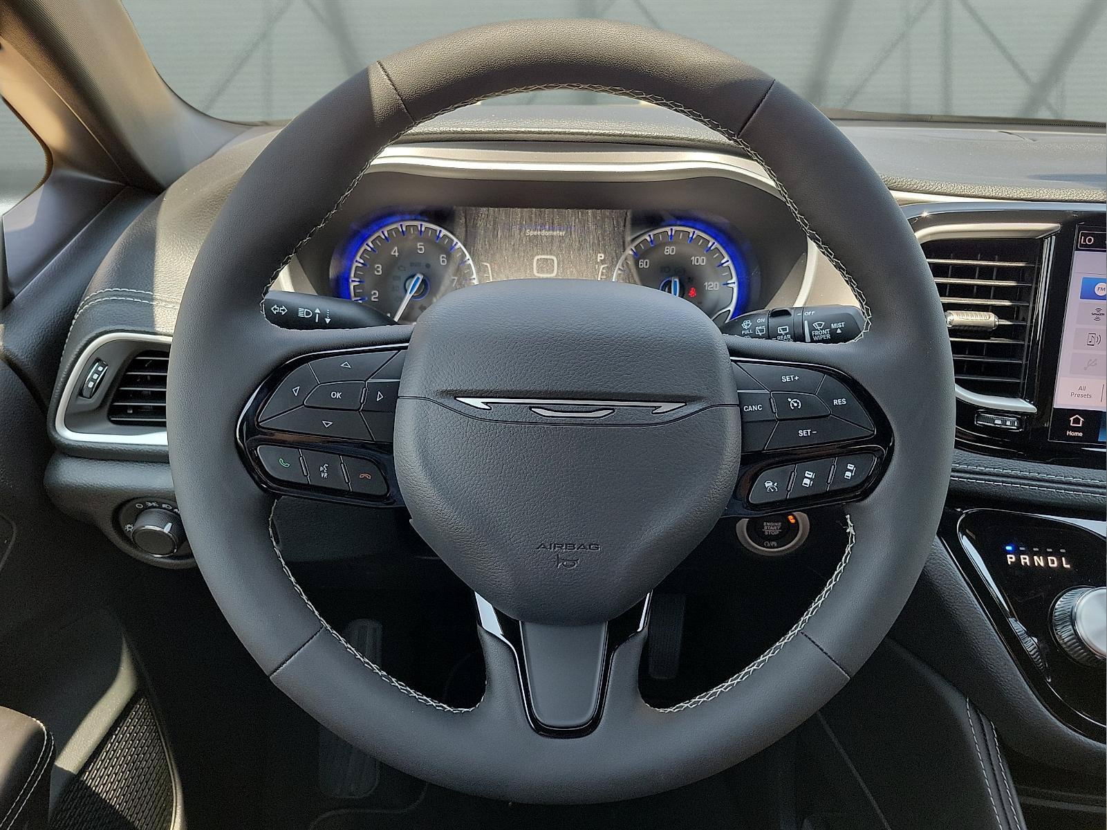 New 2027 Chrysler Pacifica Limited FWD image 12