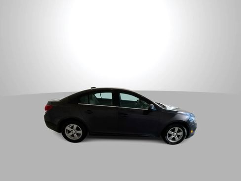 Used 2016 Chevrolet Cruze LT w/ Technology Package FWD image 9