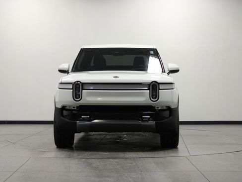 Used 2023 Rivian R1T Adventure image 9
