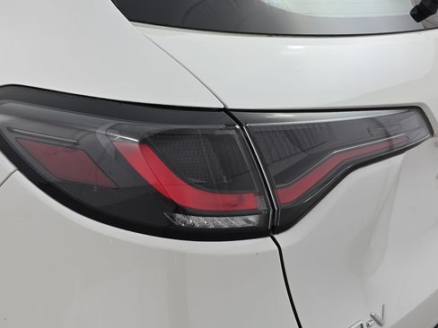 Certified 2025 Honda HR-V LX image 33