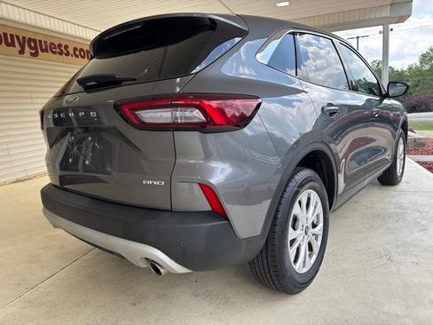 Used 2023 Ford Escape Active w/ Tech Pack #1 AWD/4WD image 3