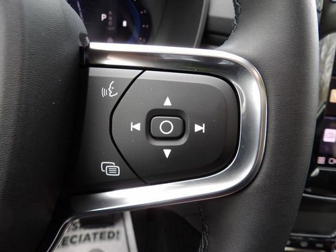 New 2025 Volvo XC40 B5 Ultra w/ Climate Package image 18