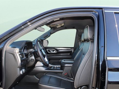 Used 2022 GMC Yukon SLT w/ SLT Luxury Package image 15