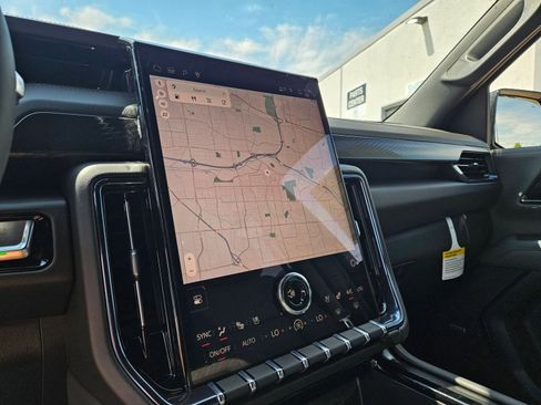 New 2026 GMC Yukon XL AT4 w/ AT4 Premium Package AWD/4WD image 15