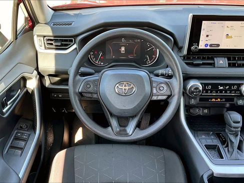 Used 2023 Toyota RAV4 XLE image 5
