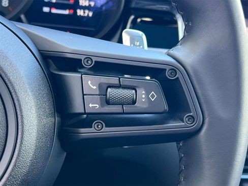 Used 2025 Porsche Macan image 29