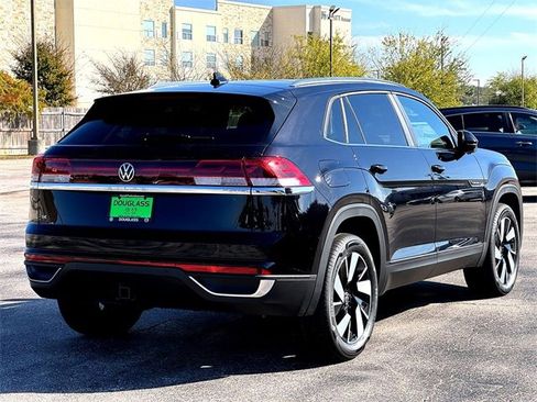 New 2026 Volkswagen Atlas Cross Sport SE image 8