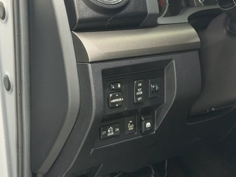 Used 2017 Toyota Tundra SR5 w/ TRD Off Road Package AWD/4WD image 82