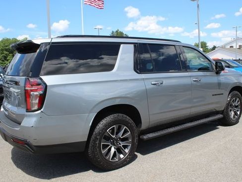 Used 2023 Chevrolet Suburban Z71 w/ Luxury Package AWD/4WD image 32