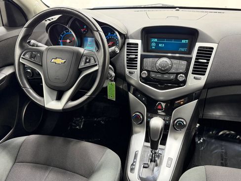 Used 2011 Chevrolet Cruze LT FWD image 20