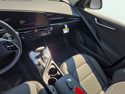 New 2025 Kia Niro SX image 22