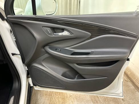 Used 2017 Buick Envision Essence image 27