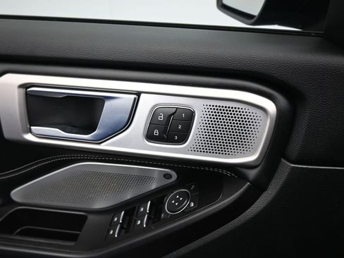 Used 2020 Ford Explorer ST w/ ST Street Pack image 11