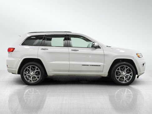 Used 2020 Jeep Grand Cherokee Overland AWD/4WD image 6