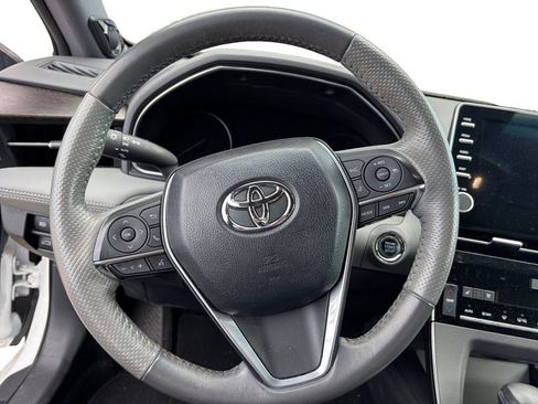 Used 2019 Toyota Avalon Limited FWD image 12