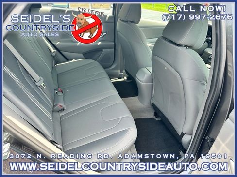 Used 2022 Hyundai Elantra SEL image 11