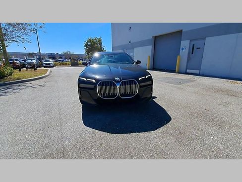Used 2024 BMW 750e xDrive image 49
