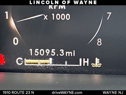Used 2023 Lincoln Nautilus AWD w/ Premium Package image 17