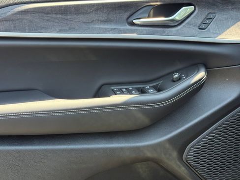 New 2025 Jeep Grand Cherokee Limited w/ Black Appearance Package image 11