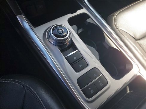 Certified 2021 Ford Explorer Limited w/ Hybrid Equipment Group 310A image 30