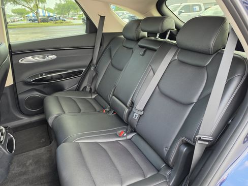 Used 2025 Genesis GV70 2.5T AWD/4WD image 22