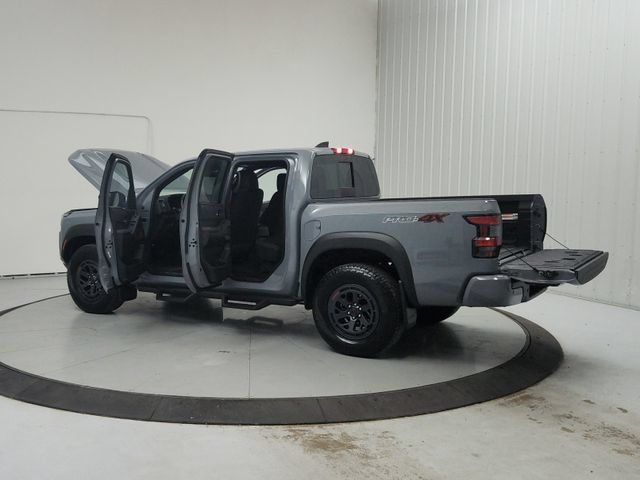 Used 2025 Nissan Frontier PRO-4X AWD/4WD image 13