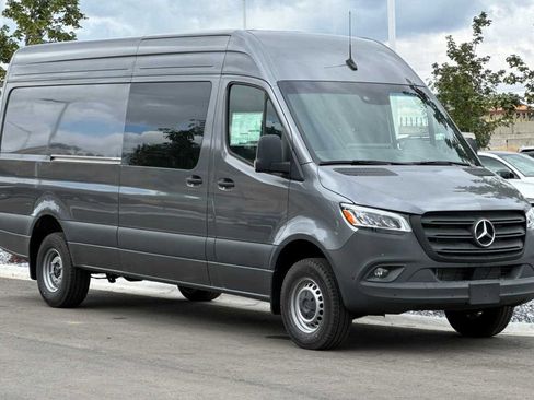 Used 2024 Mercedes-Benz Sprinter 3500 image 7