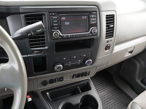 Used 2018 Nissan NV 2500 SV image 21