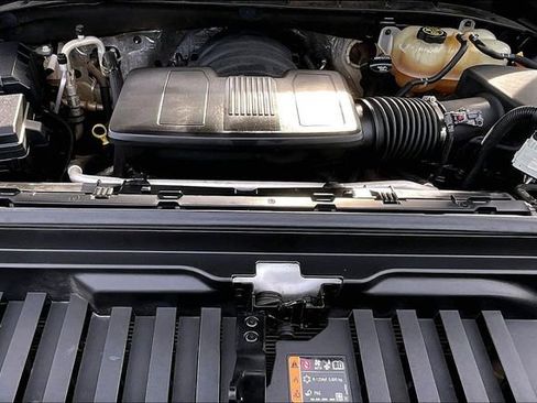 Used 2022 GMC Sierra 1500 SLT w/ X31 Off-Road Package image 9