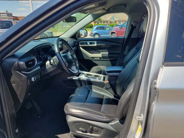 Used 2021 Ford Explorer XLT w/ Equipment Group 202A AWD/4WD image 23