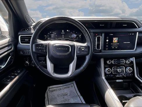 Used 2022 GMC Yukon XL Denali w/ Advanced Technology Package image 7