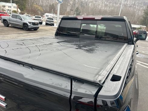 Used 2022 GMC Sierra 1500 AT4 w/ AT4 Premium Package image 4