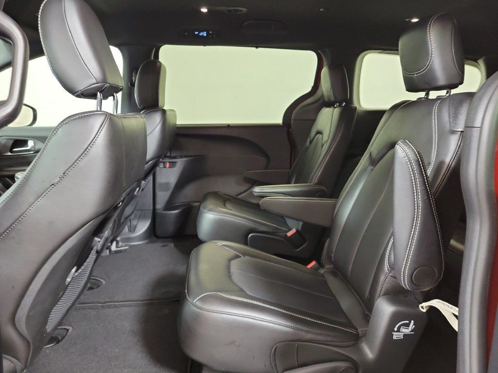 Used 2026 Chrysler Pacifica Select FWD image 23