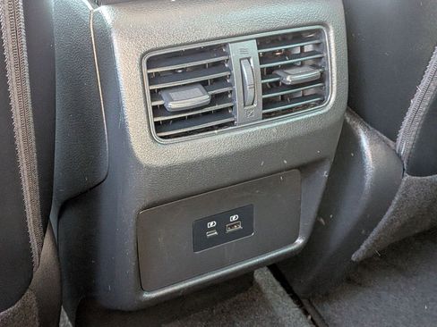 Used 2023 Nissan Rogue SV w/ SV Premium B Package image 30