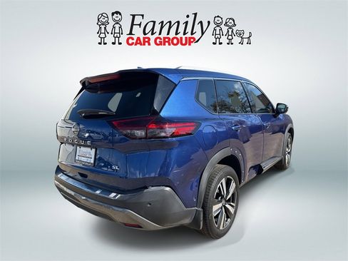 Used 2022 Nissan Rogue SL w/ SL Premium Package image 3