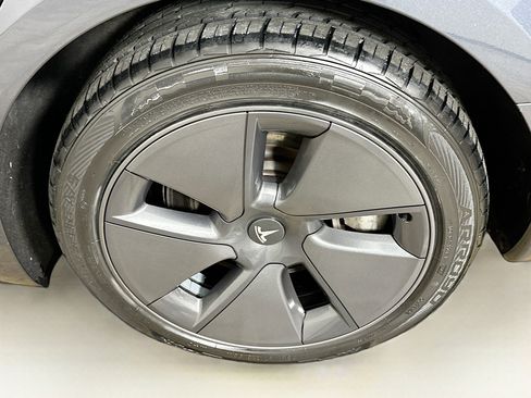 Used 2023 Tesla Model 3 Standard Range image 11