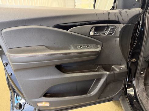 Used 2022 Honda Ridgeline Black Edition image 23