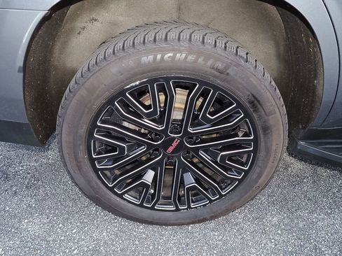 Used 2022 GMC Yukon SLT w/ SLT Premium Package image 39