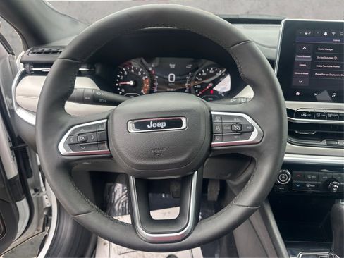 Used 2025 Jeep Compass Limited AWD/4WD image 27
