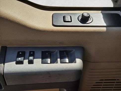 Used 2014 Ford F350 Lariat image 9
