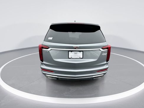 Used 2025 Cadillac XT6 Premium Luxury image 7