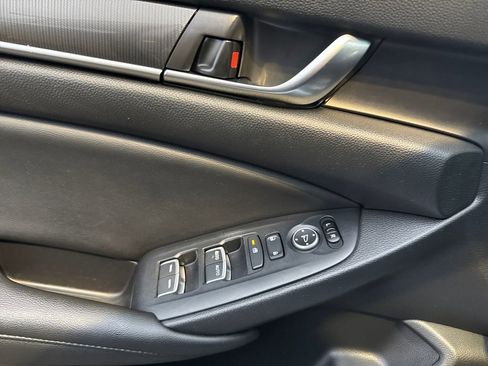 Used 2020 Honda Accord Sport image 10