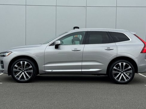 Used 2023 Volvo XC60 B5 Ultimate w/ Protection Package Premier FWD image 2