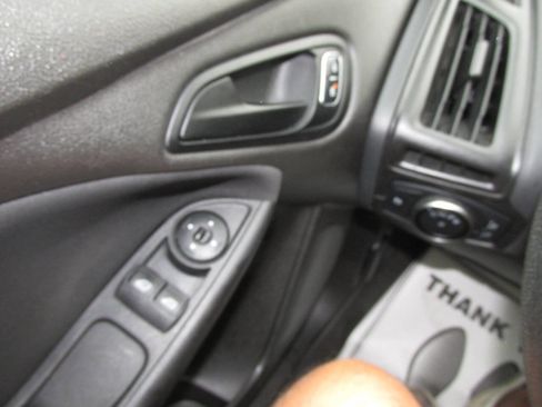 Used 2016 Ford Focus S image 39